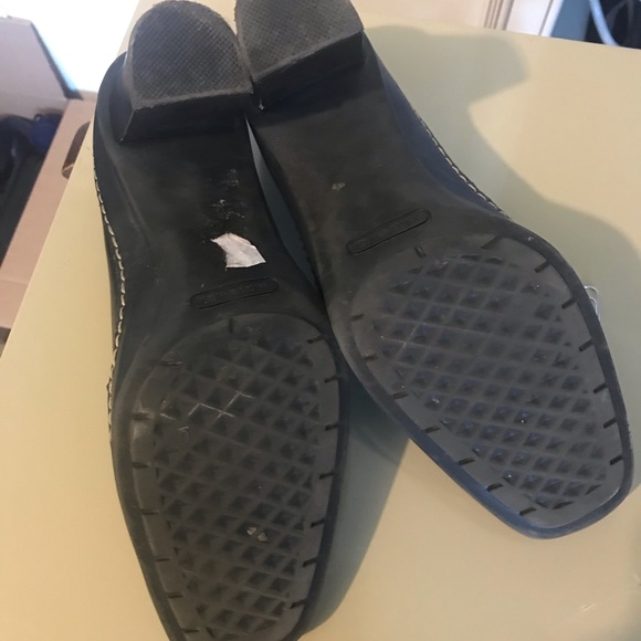 Shoes - Picture 3 of 4